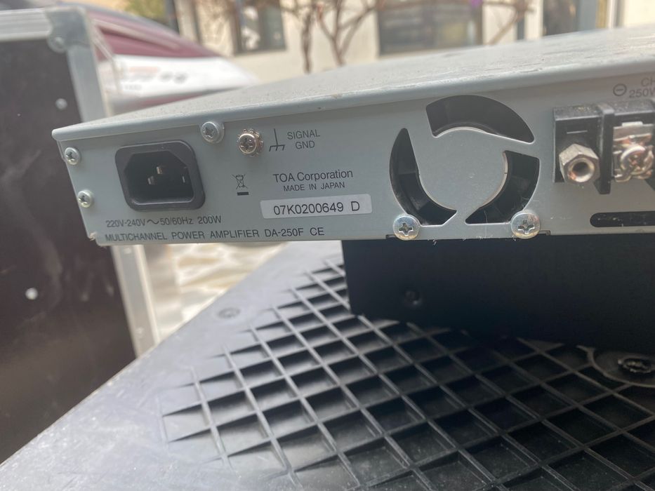 Vând amplificator toa a1706/da 250f unitate centrală ts770