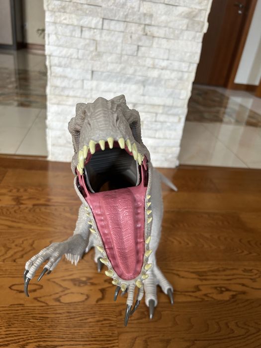 Динозавр Индоминус Рекс