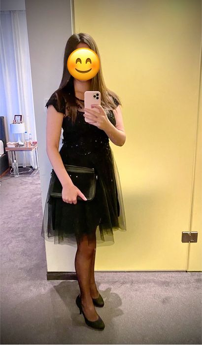 Черна рокля с паети и тюл