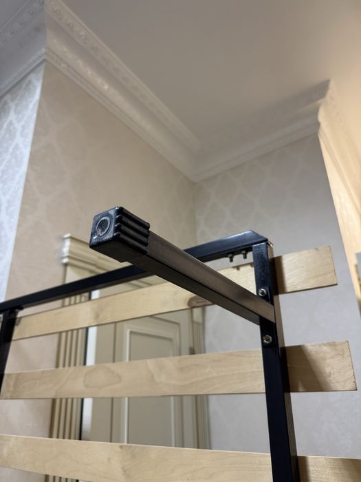 Двуспальная кровать 180×200 Keng Makon в хорошем состоянии