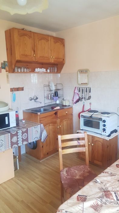 Продава етаж от къща в гр Дупница