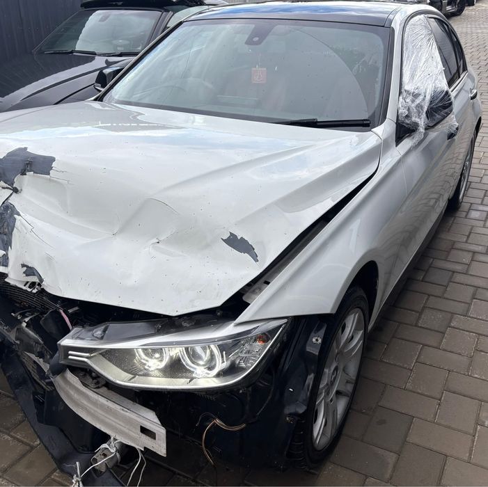 Dezmembrez BMW 320d Xdrive F30 M sistem audio HK, xenon,recaro rosu