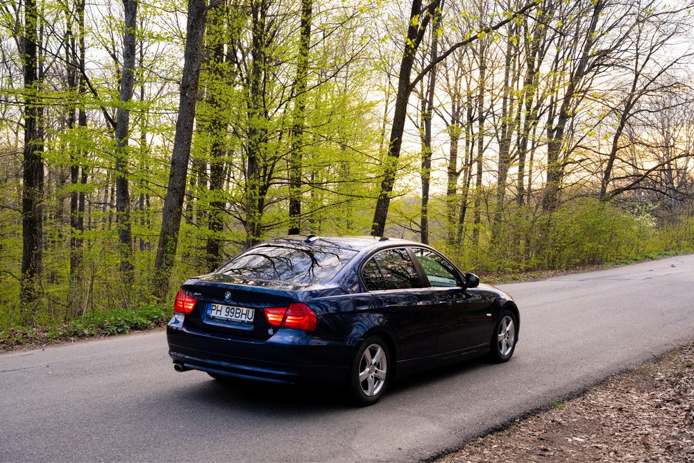 BMW Seria 3 2011 — imagine 3