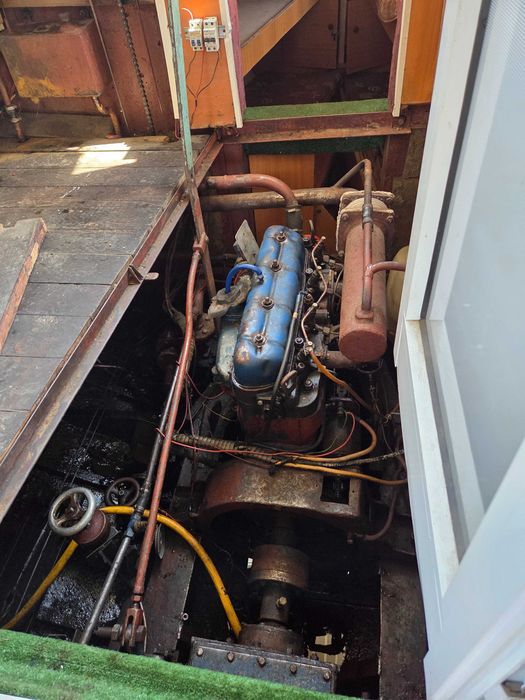 Barca salupa vaporas 9m Bucuresti Sectorul 5 • OLX.ro