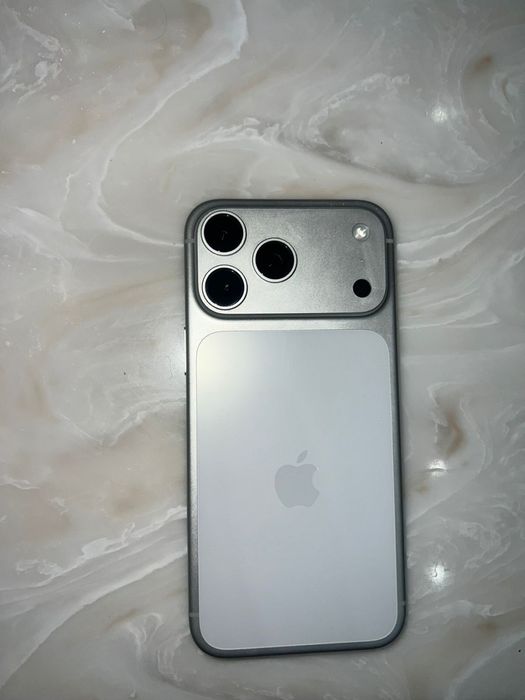 iPhone 17 pro max E-Sim