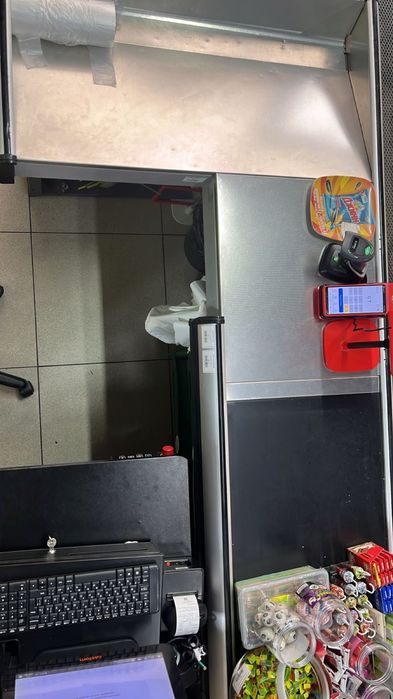 Кассавый бокс [ кассовый стол]