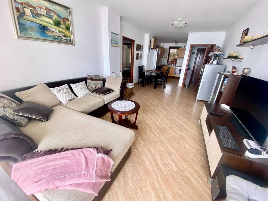 Продава се Тристаен апартамент в Свети Влас - 100 кв.м за 1980 €/кв.м - Снимка #1