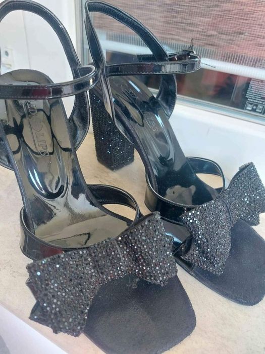 Сандали на токчета