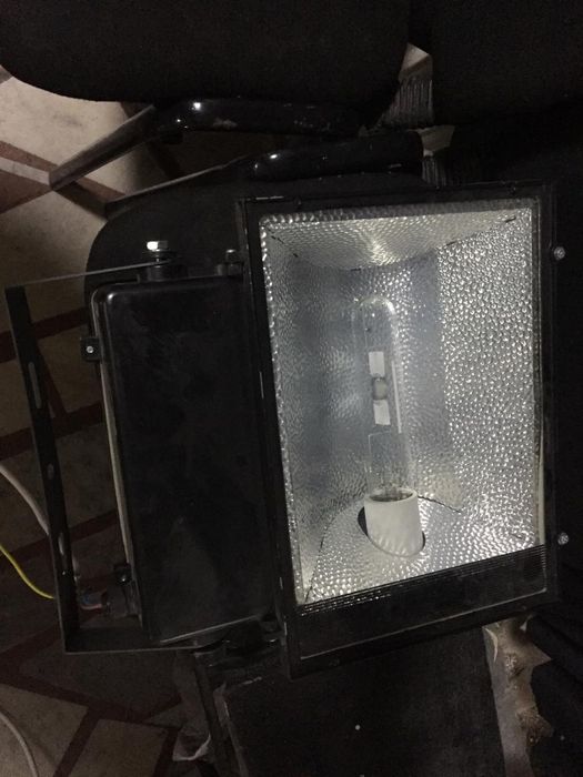 Светильник с металогалогенные лампами