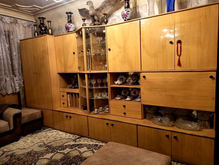 Мебель срочно сотилади