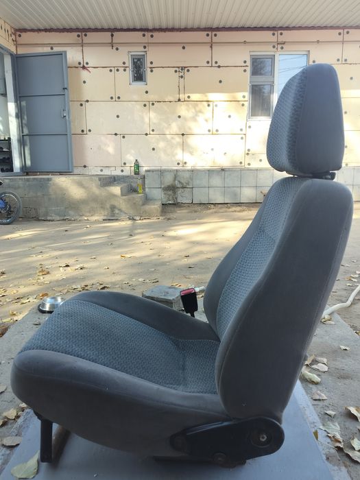продам сиденье авто