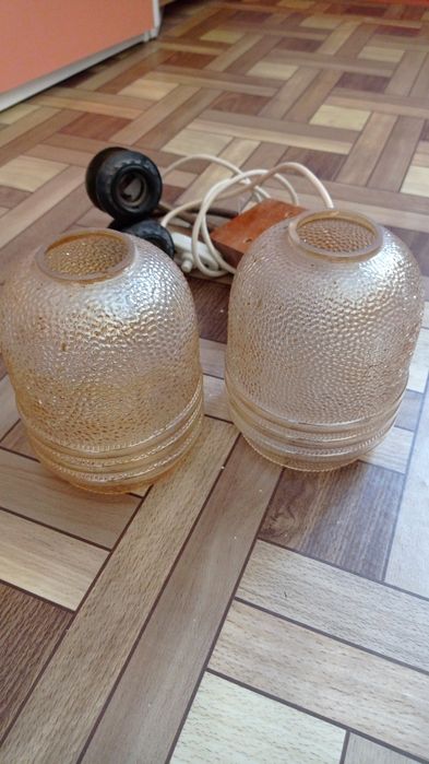 Продам  люстры срочно