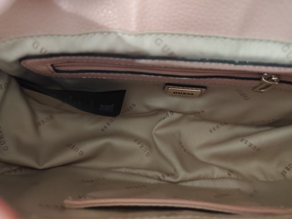 Дамска чанта Guess
