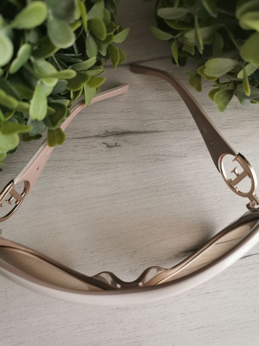 Оригинални слънчеви очила на Ferre