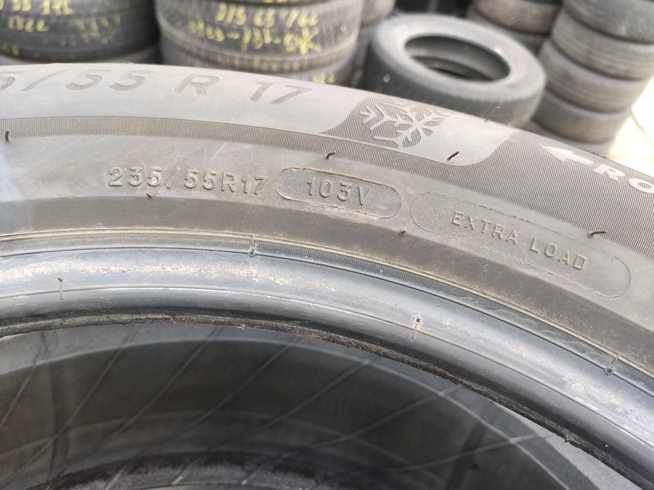 4бр Зимни гуми 235 55 17 - Michelin