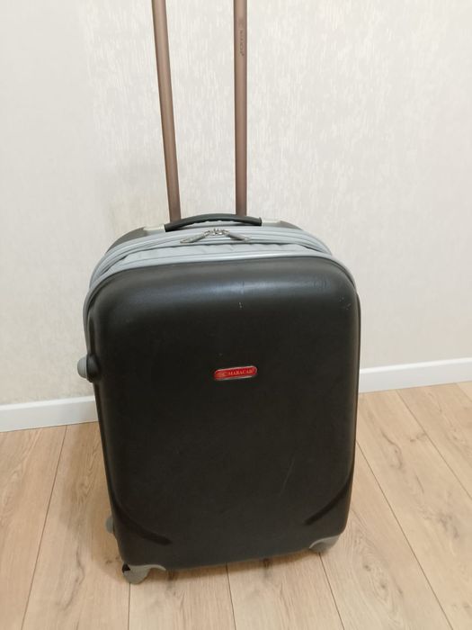 Чемодан на колесиках на Улы дала