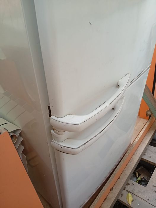 Продам рабочии  холодильник