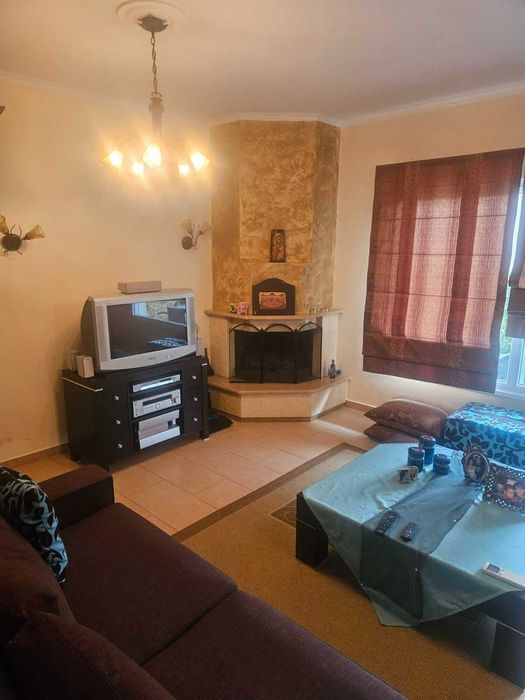 Прекрасна двуетажна къща 300 кв.м с гледка