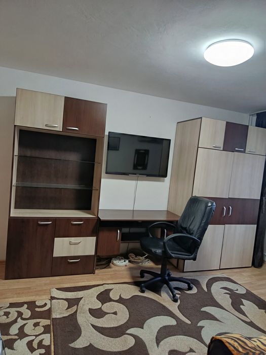 Închiriez apartament cu două camere