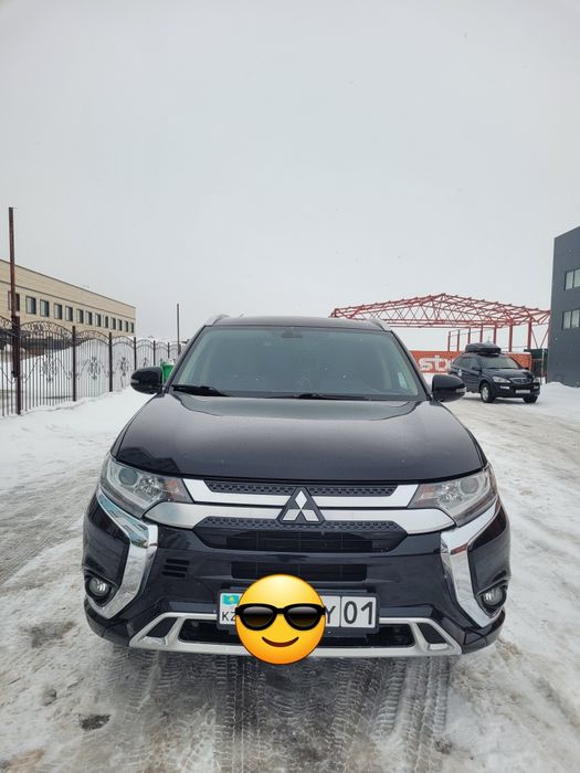 Продам Митсубиси Оутландер 2022гв
