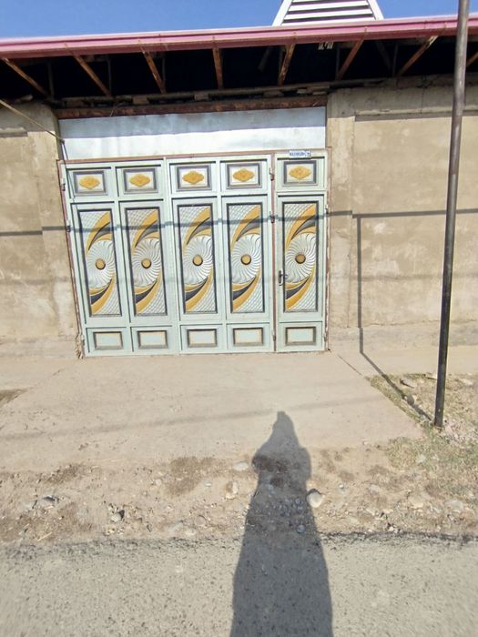 Таёр уй сотилади