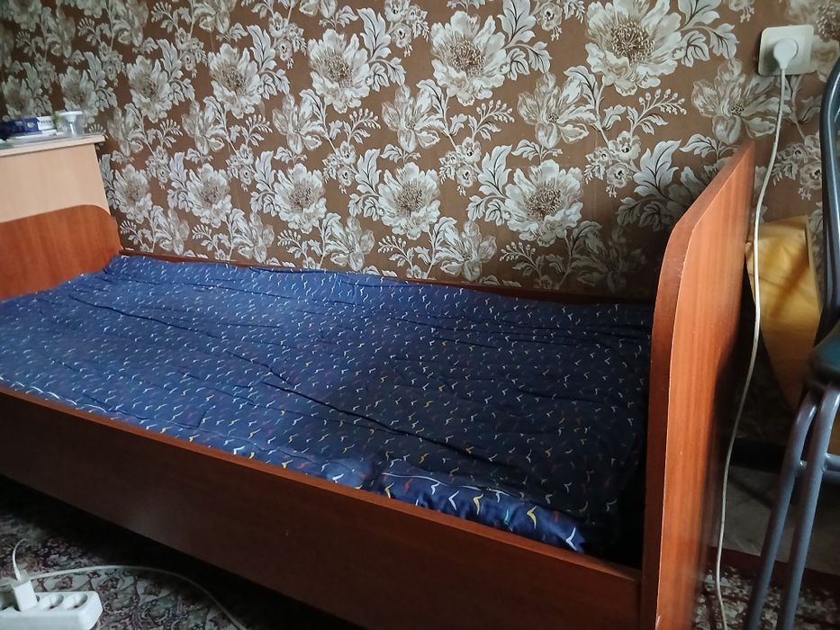 Кровать бу даром срочно