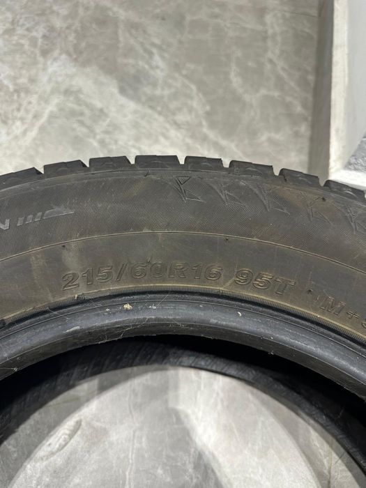 Зимние 16размер 215/60
