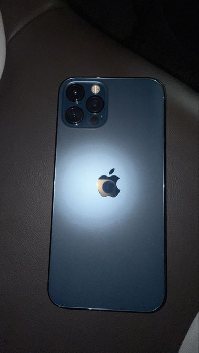 12-й iPhone pro ппродаю БУ