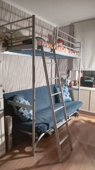 Двухъярусная кровать