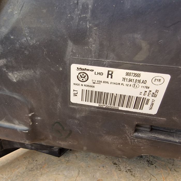 VW T6 десен фар 2017