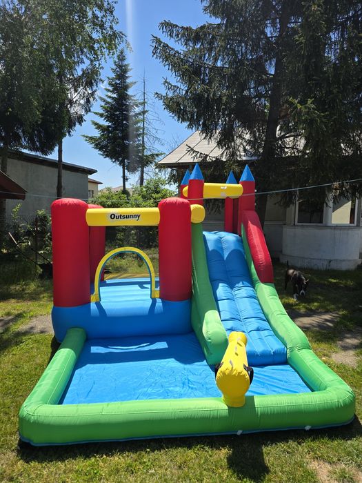 Tobogan gonflabil cu apa sau bile