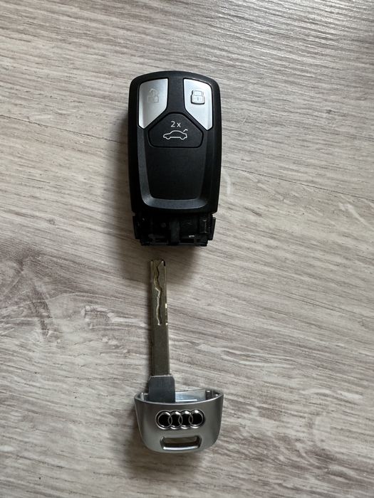 Ключ чип / Ауди q7 ,TT, A4 выше 16 г