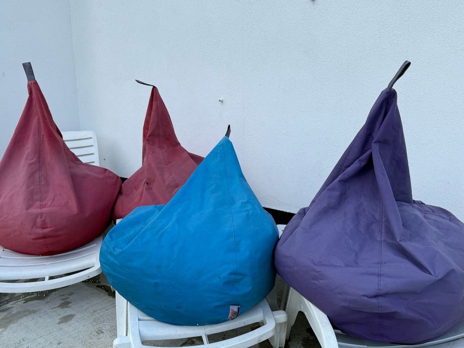 Vând 4 fotolii tip pară umplute cu polistiren