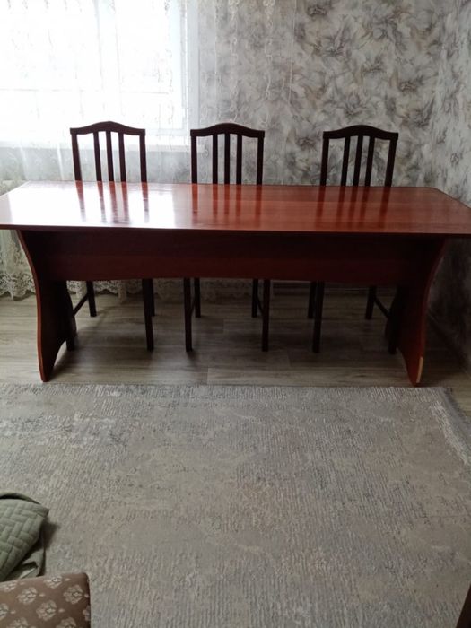 Продается большой стол