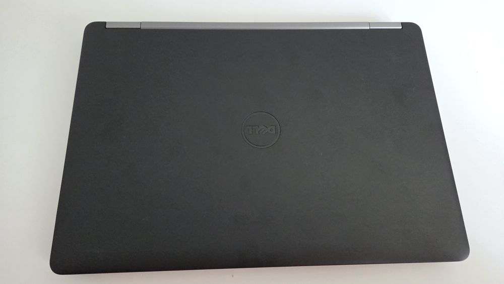 Laptop Dell Latitude E5470, cu ecran Full HD,Cpu i5 memorie 8gb DDR4, SSD M.2 256gb NVMe Tastatura iluminata și slot SIM pentru internet mobil