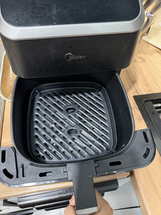 Продам Аэрогриль Midea