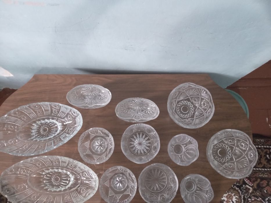 Xrustal idish  sotiladi