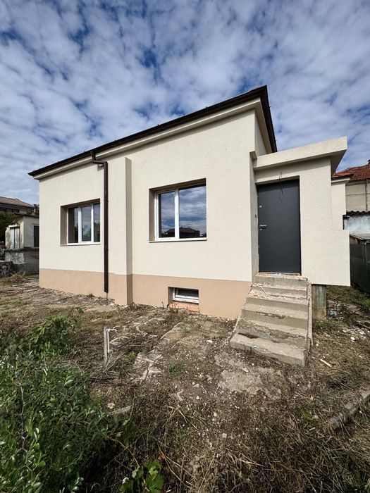 Продавам къща в центъра на  Свиленград.