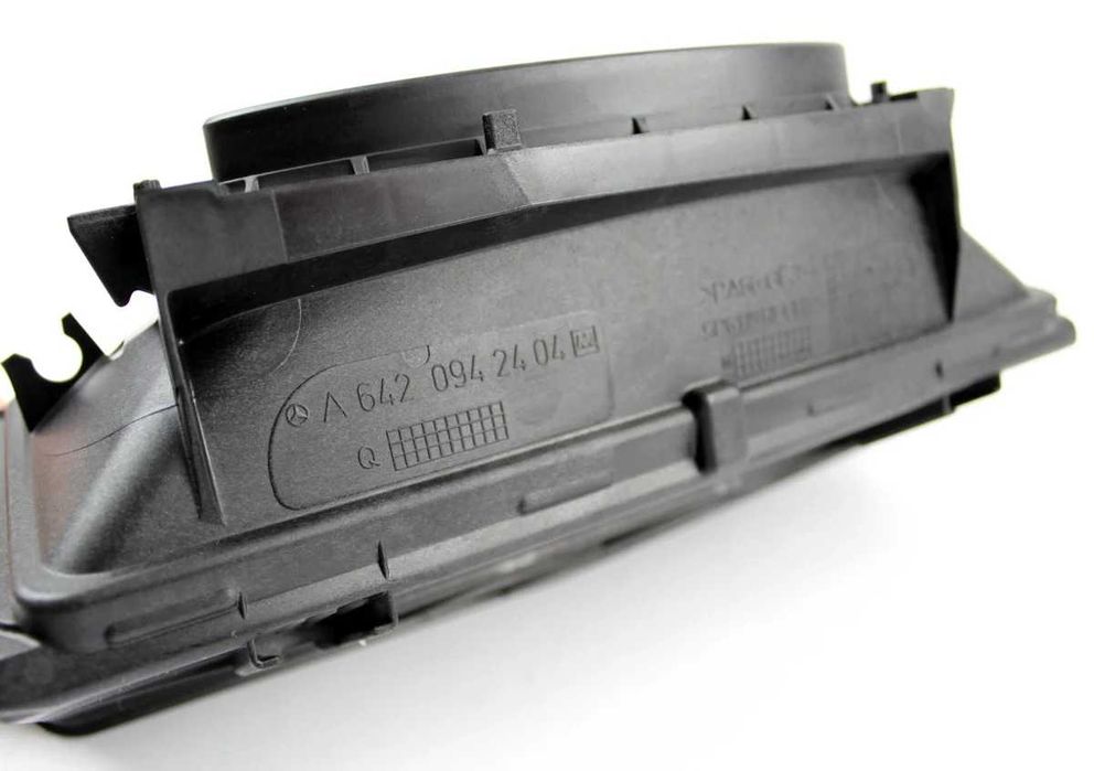 Оригинален въздушен филтър комплкет от 2 части . Mercedes 642