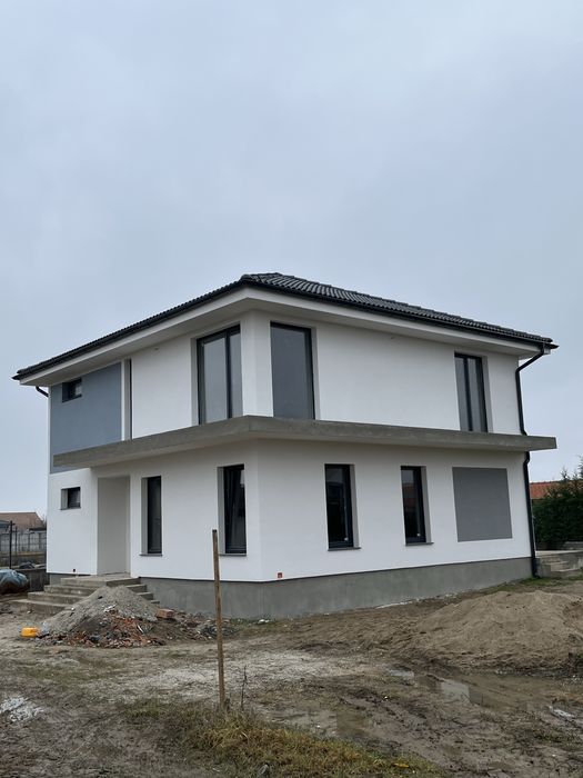 Vand casa ,Paulesti P+E