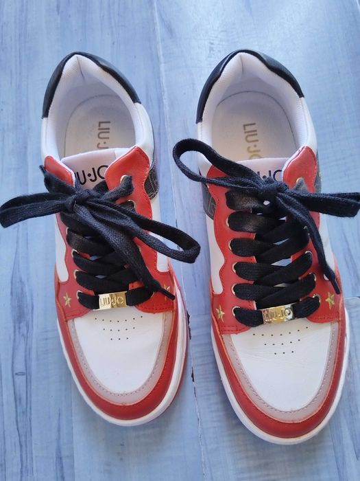 Дамски оргинални кецове Liu Jo,Guess и очила Vogue