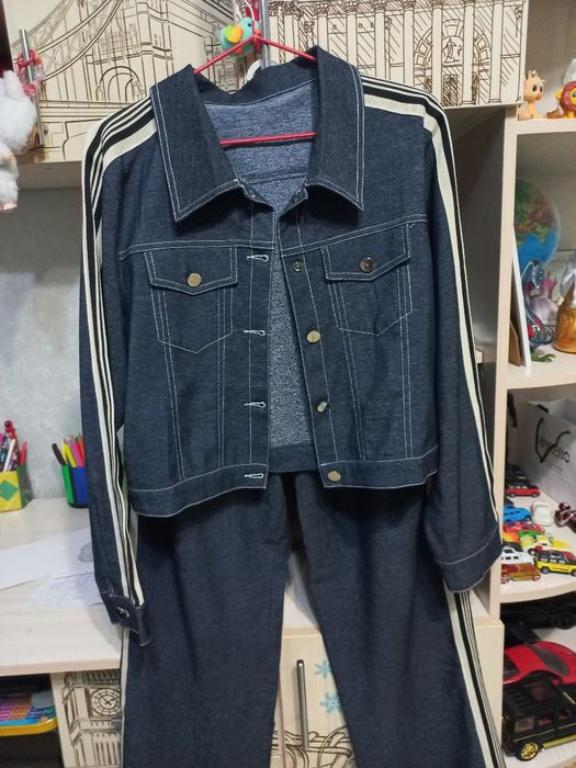 Продам костюм джинсовый