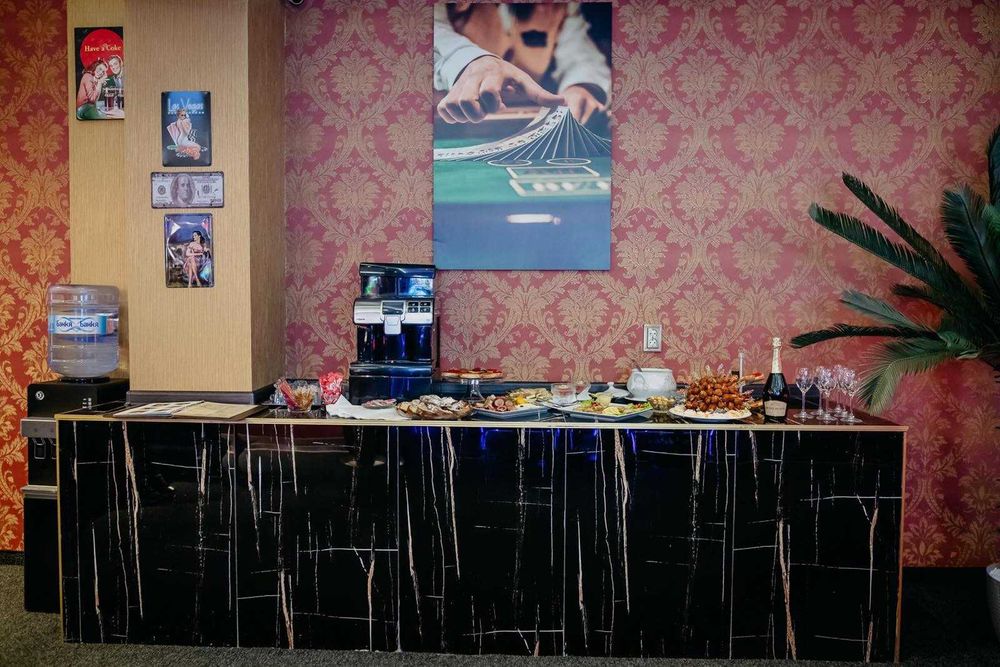 Дава се под наем Заведение в Враца, Център - 300 кв.м за 2500 € - Снимка #7