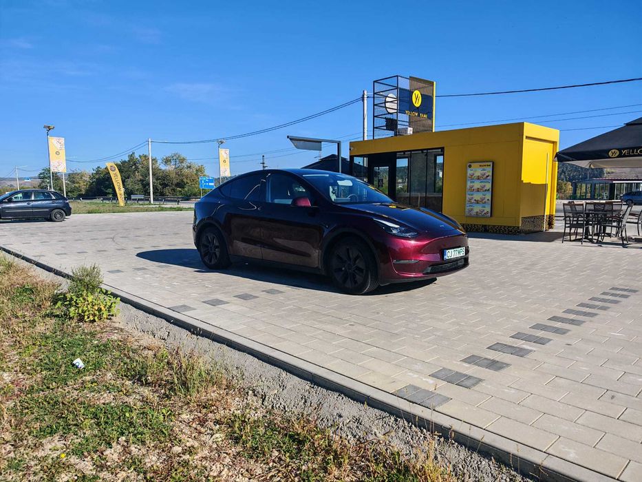 Tesla Model Y Long Range AWD | 2024 | 37.905 km | HW4 | Midnight Cherry Red