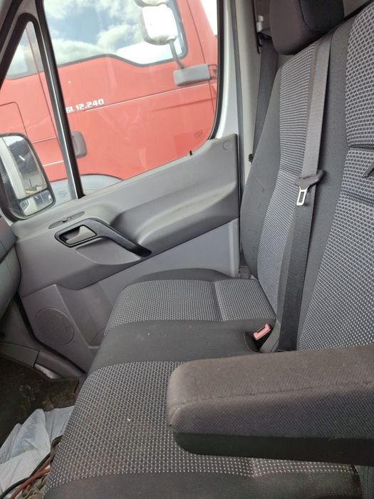 Mercedes Benz Sprinter.