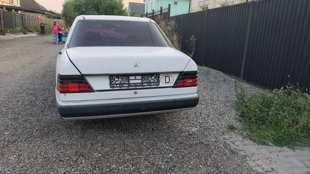 W124 Мерседес разбор