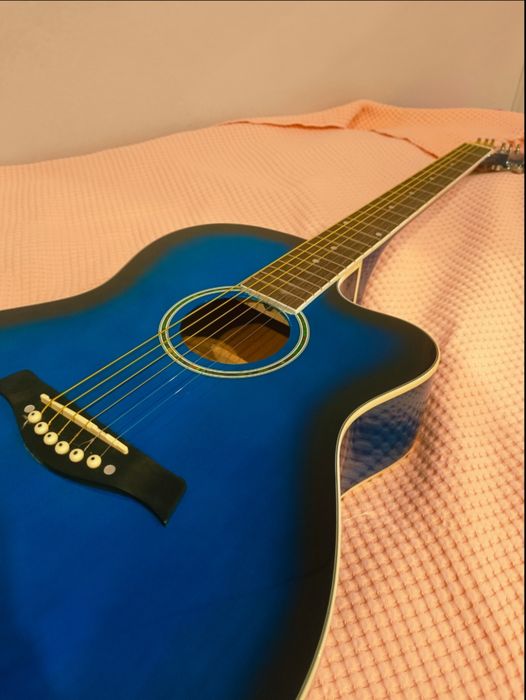 акустическая гитара