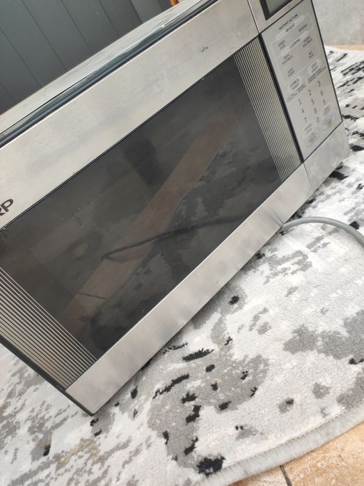 Sharp mikravalnofka.