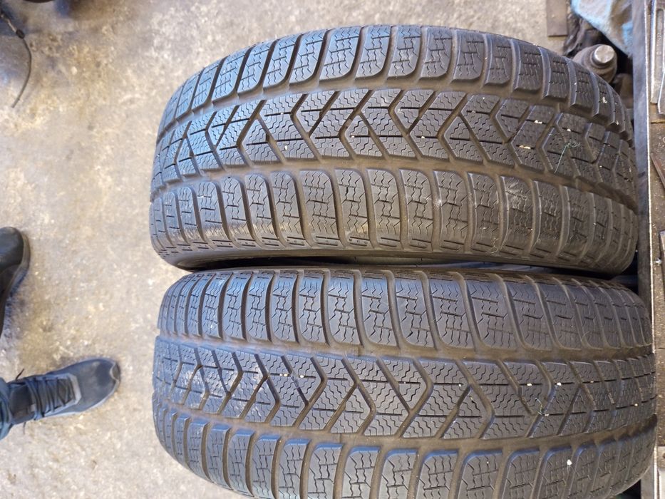 215/60/16 Pirelli 2 броя Зимни гуми дот2921