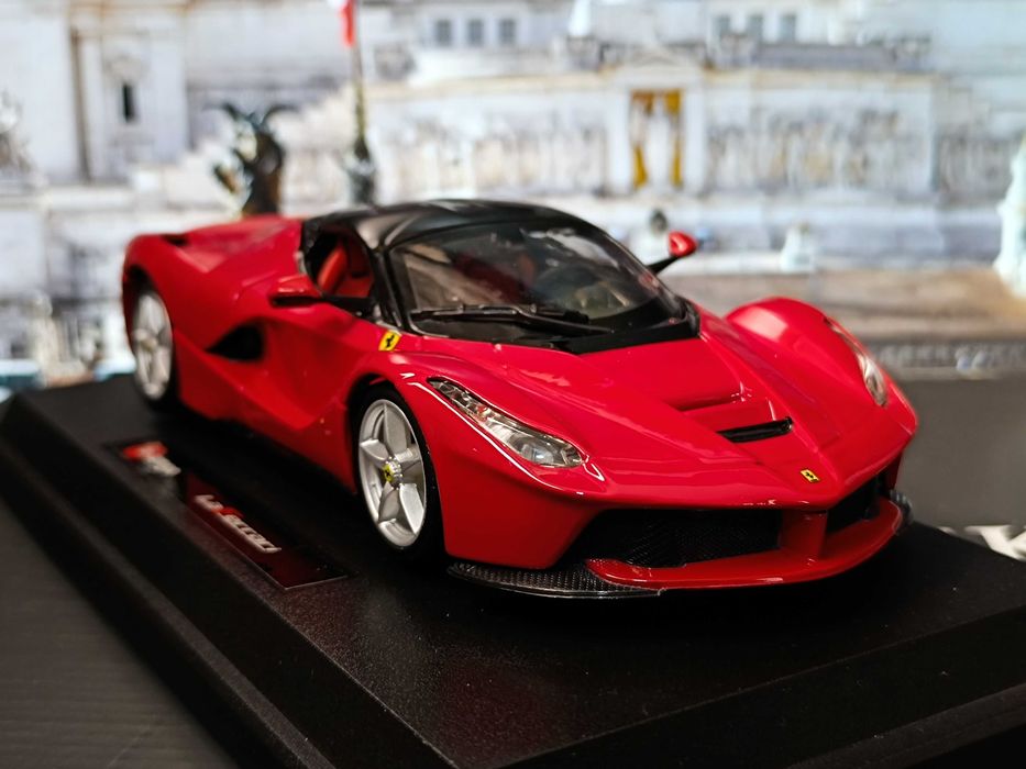 Коллекционная модель Ferrari LaFerrari 1:24